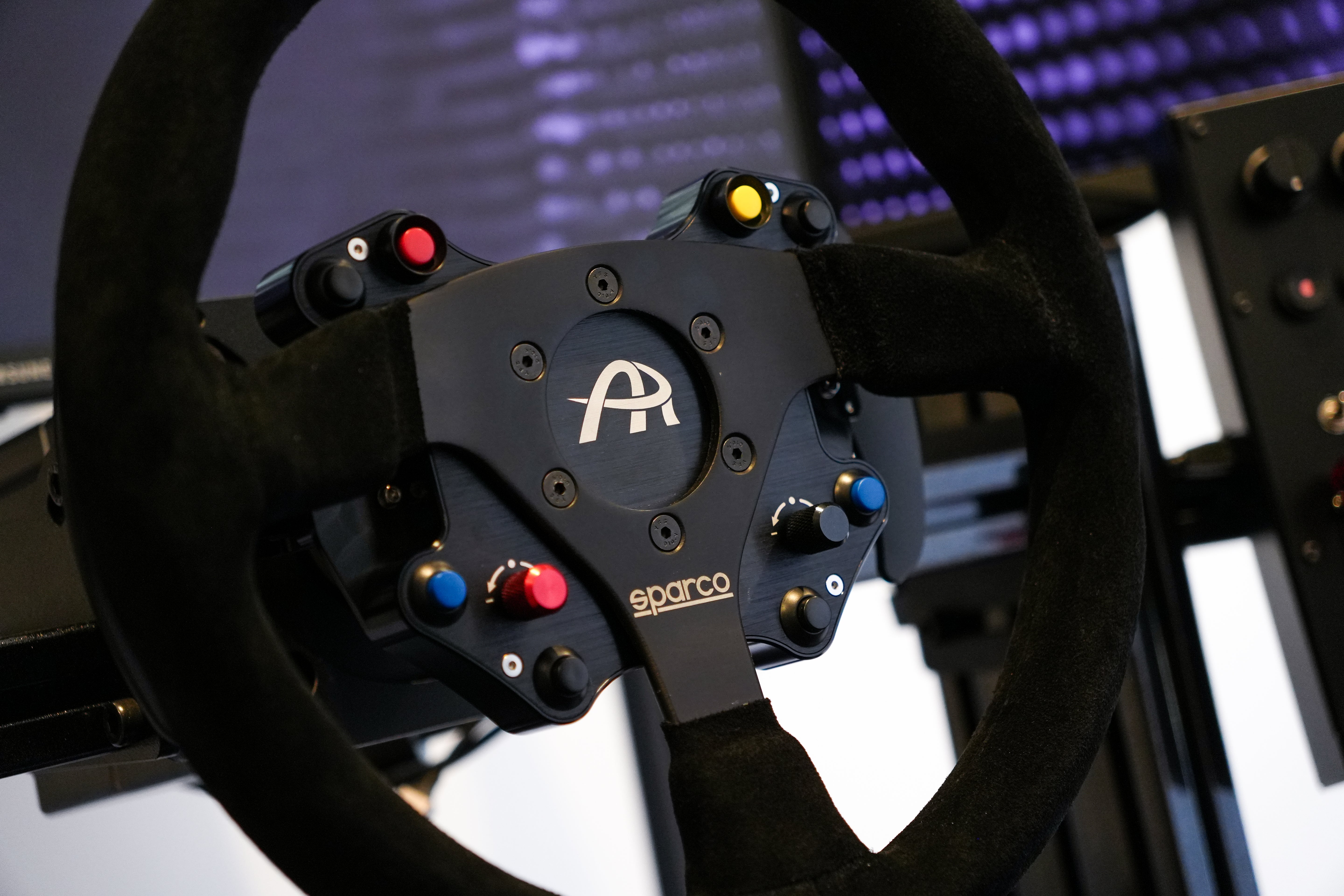 Ascher Racing button box med Sparco ratt for simracing
